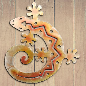 165022 - 18-inch medium C-Shaped Gecko 3D Metal Wall Art in a vibrant sunset swirl finish