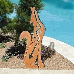 165532 - 24-inch large Coyote Yard Art Statue Facing Right in a rich rust finish