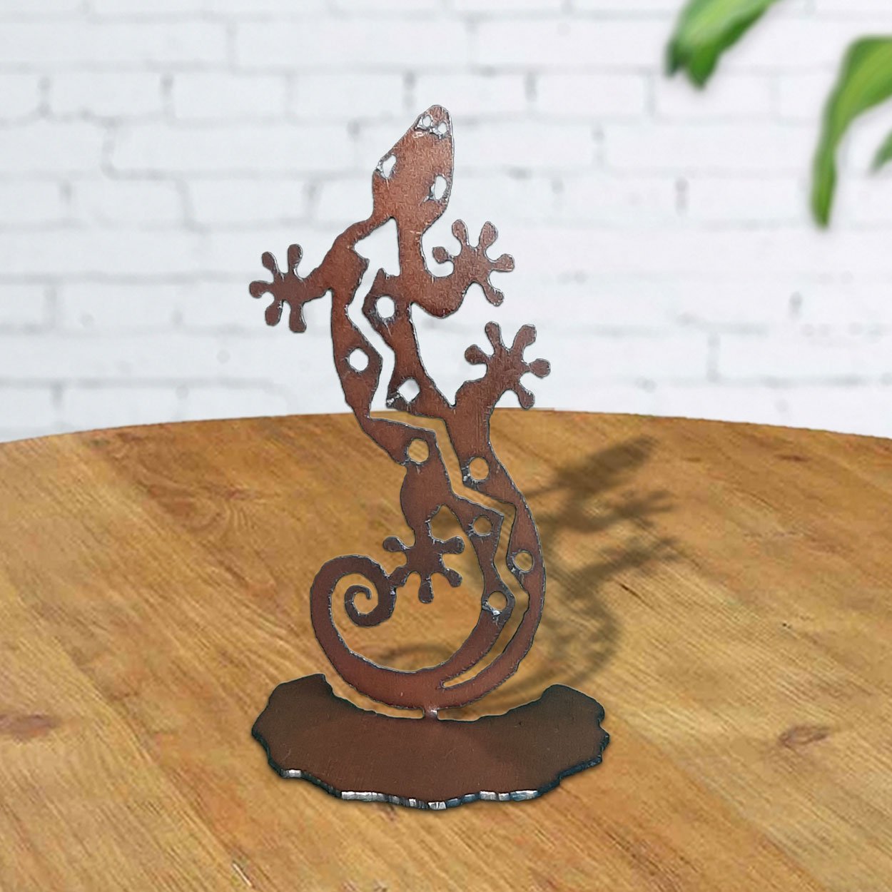 165905 - 7in Rustic Metal Table Top Sculpture - Southwest Gecko