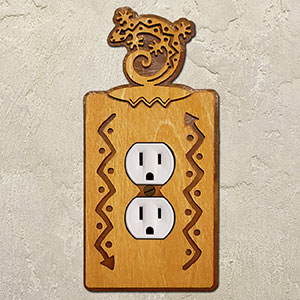 167920 - Curled Gecko Southwestern Decor Single Outlet Cover in Golden Sienna